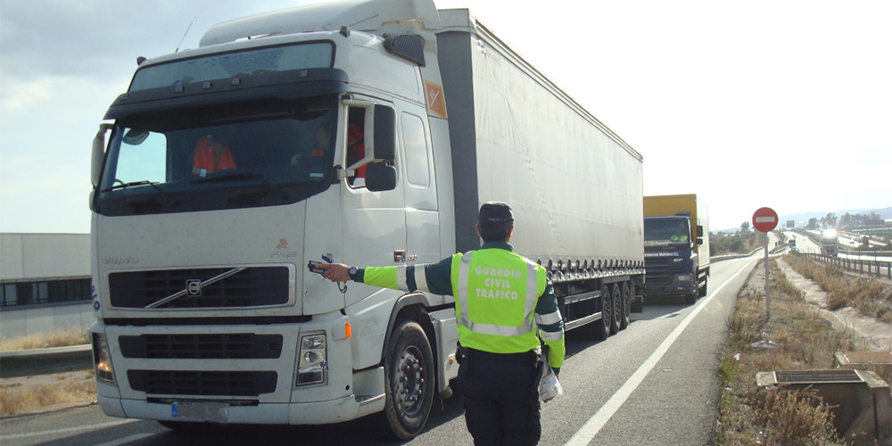 Campaña europea de la DGT revela incumplimientos frecuentes en tacógrafos y descansos